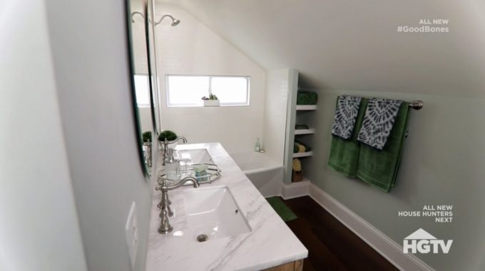 Upstairs Bathroom – After